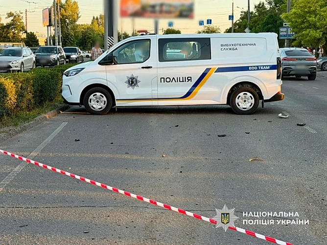 Місце вибуху кросовера на проспекті Небесної Сотні в Одесі 28 липня 2026 року