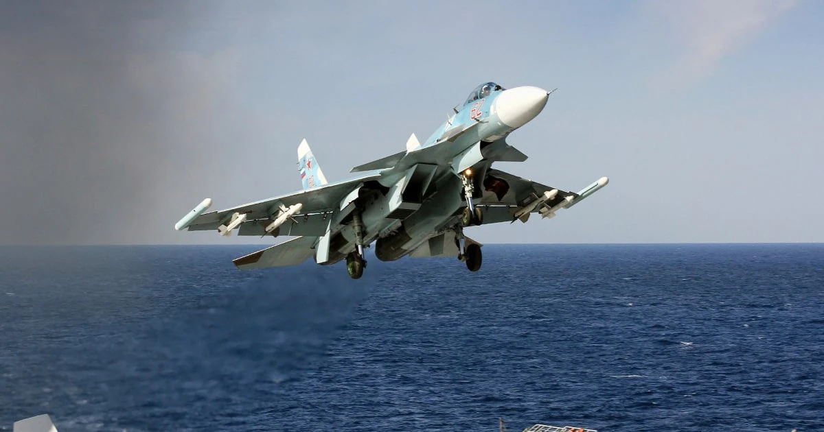 Російський винищувач Су-33