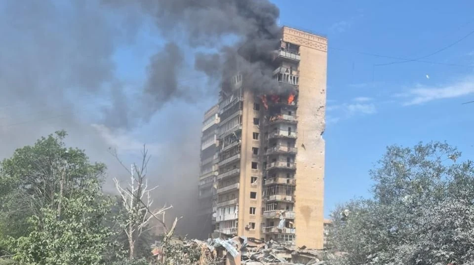 Наслідки російського авіаудару по житлових і нежитлових будівлях у центрі Краматорська, 4 серпня 2026 року