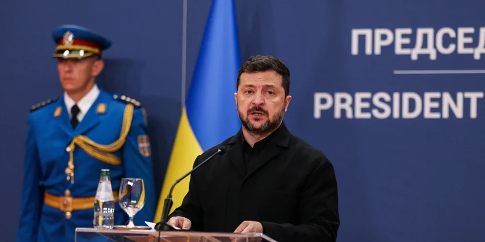 Володимир Зеленський під час спілкування з представниками ЗМІ у Белграді