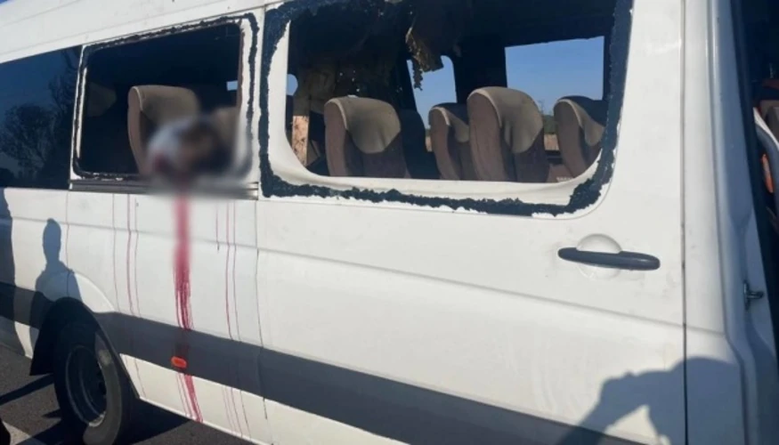 Наслідки удару по рейсовому автобусу на Нікопольщині (фото ДСНС)