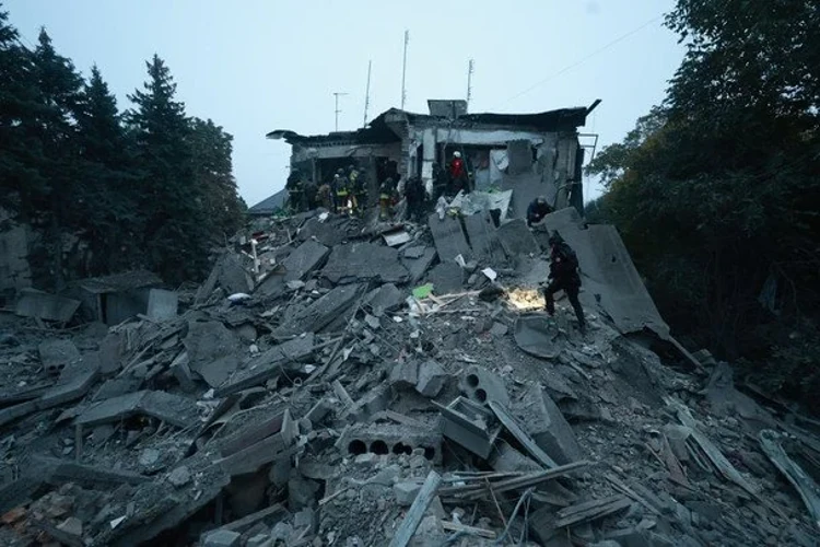 У Запоріжжі з-під завалів дістали жінку, яка пробула там понад 8 годин: деталі удару